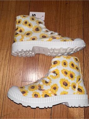 NWT Sunflower High-Top Sneakers - White/Yellow